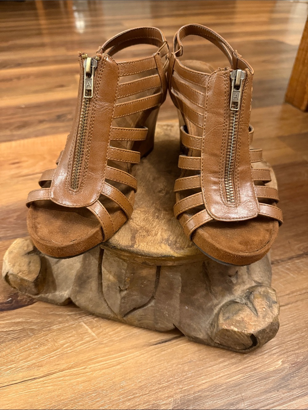 Women’s Brown Strappy Zip-Front Heeled Sandals by Aerosoles size 8.5